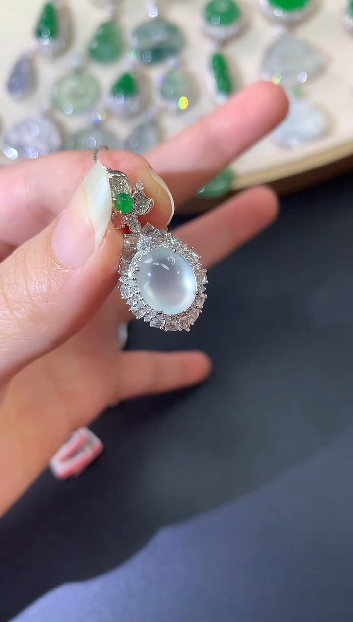 翡翠18K金镶嵌吊坠(不含链)X102|25000