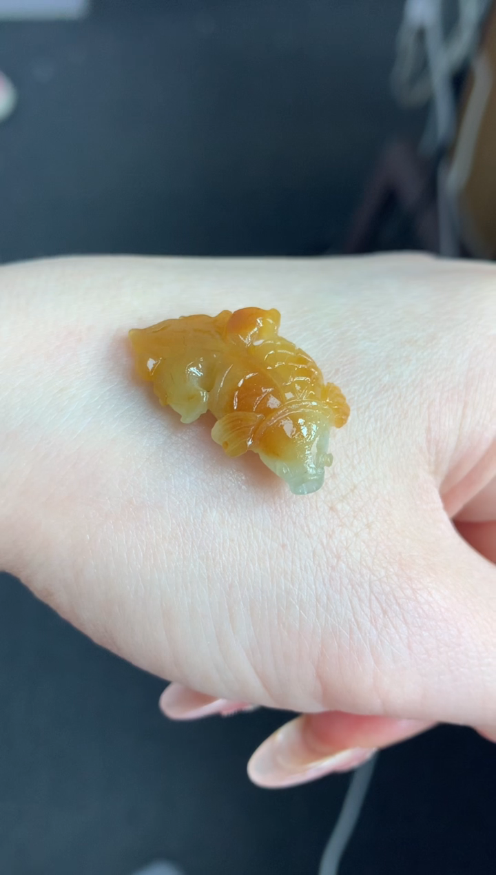 【闪购商品】定制翡翠未镶嵌金鱼