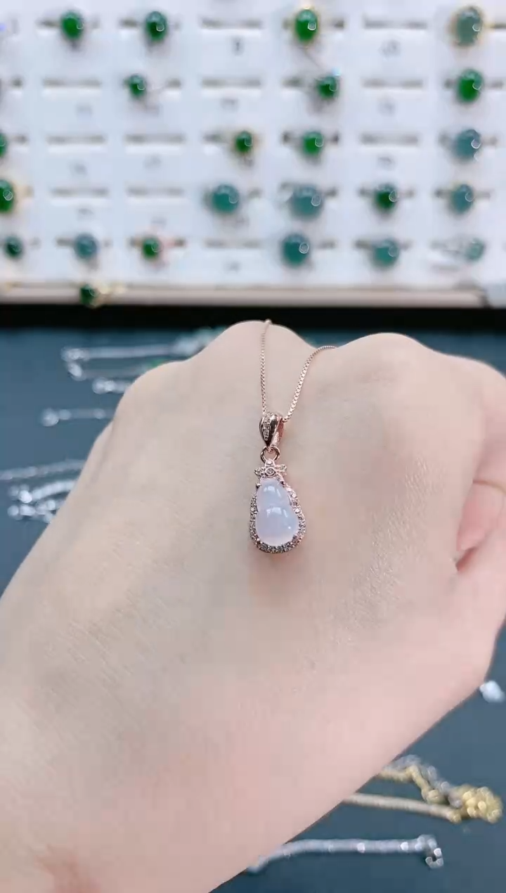 【闪购商品】翡翠颈饰银S925镶嵌天然翡翠