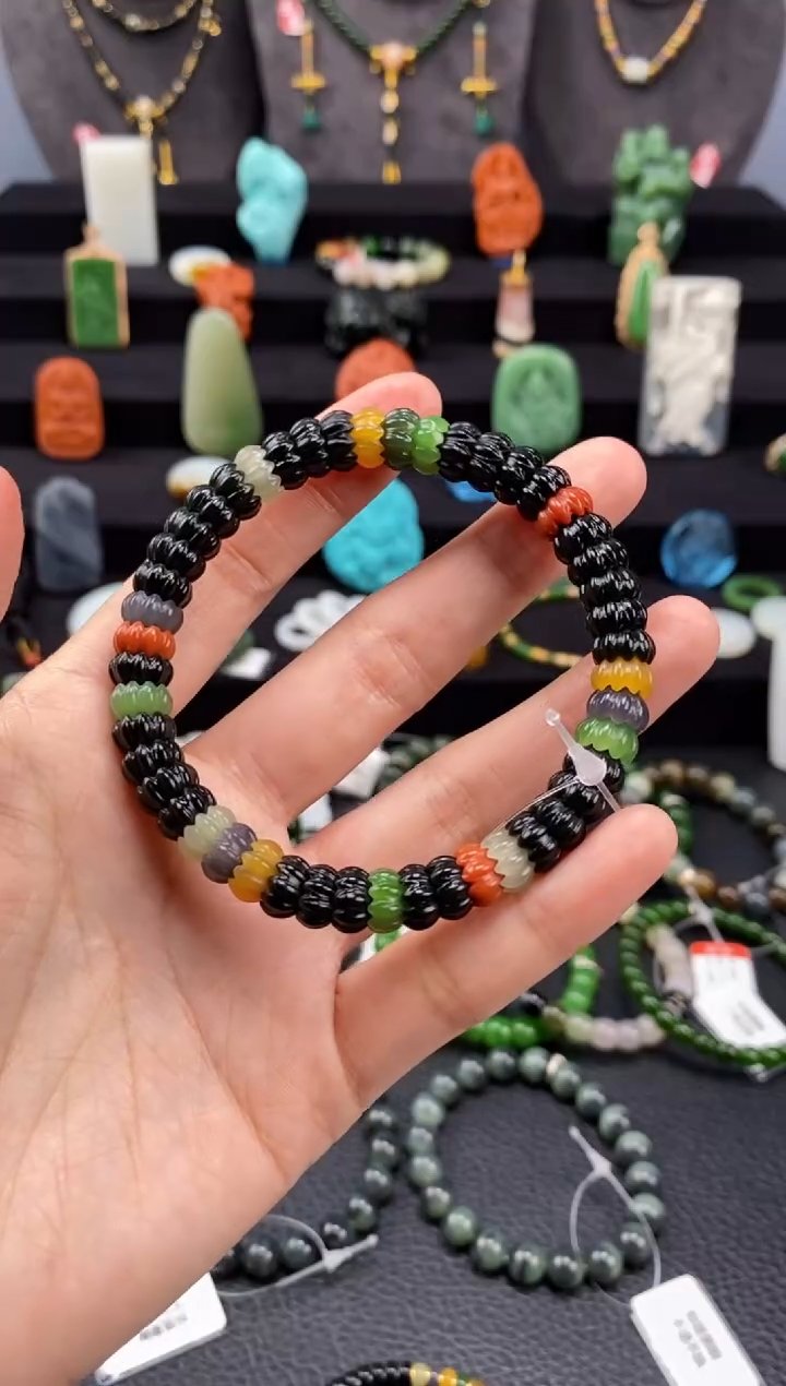 【闪购商品】和田玉-未镶嵌8.5mm黑莲花手串