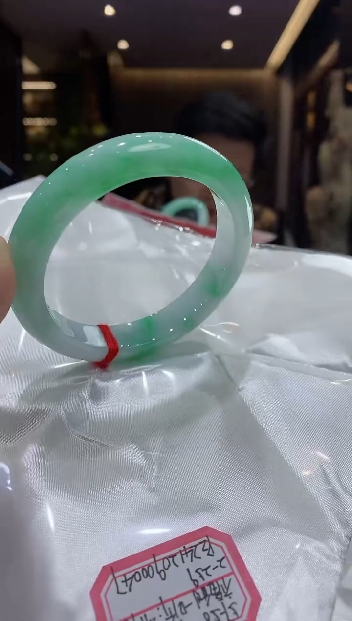 【闪购商品】翡翠手镯未镶嵌11号57-58圈口