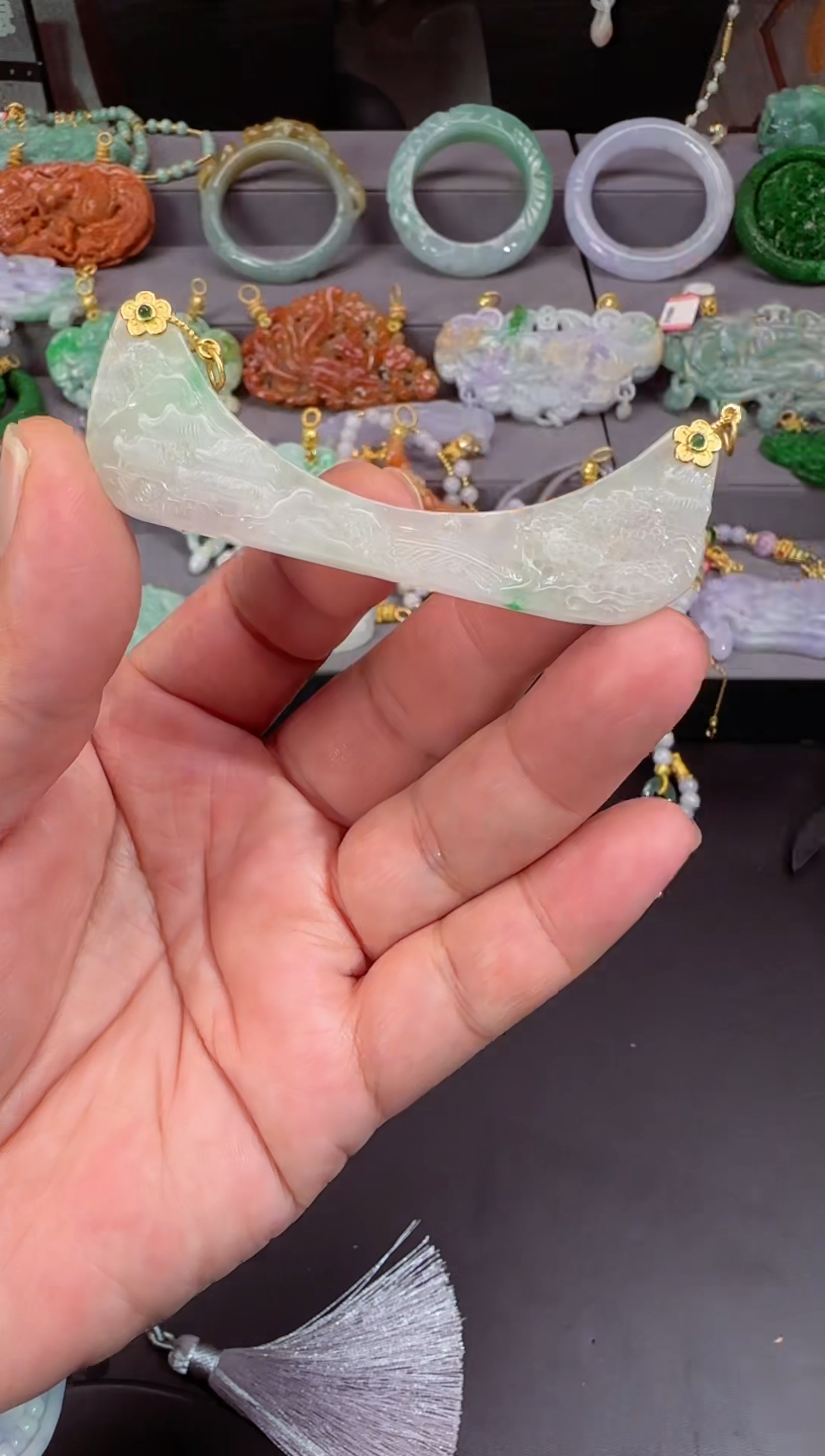 【闪购商品】翡翠颈饰未镶嵌牌子