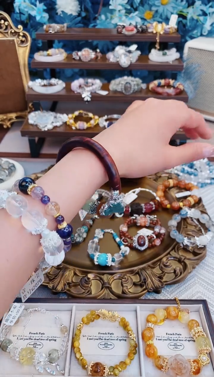 【闪购商品】水晶手链未镶嵌六道木半镯