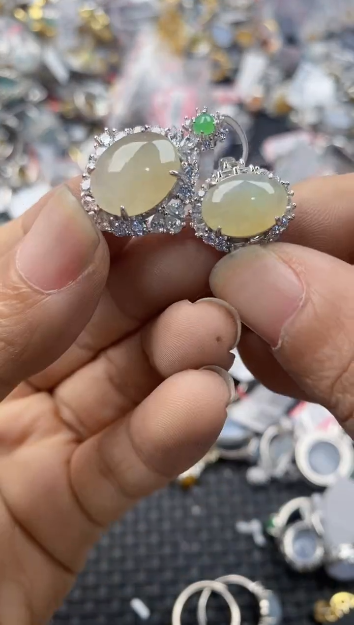 银S925镶嵌戒指翡翠888            8