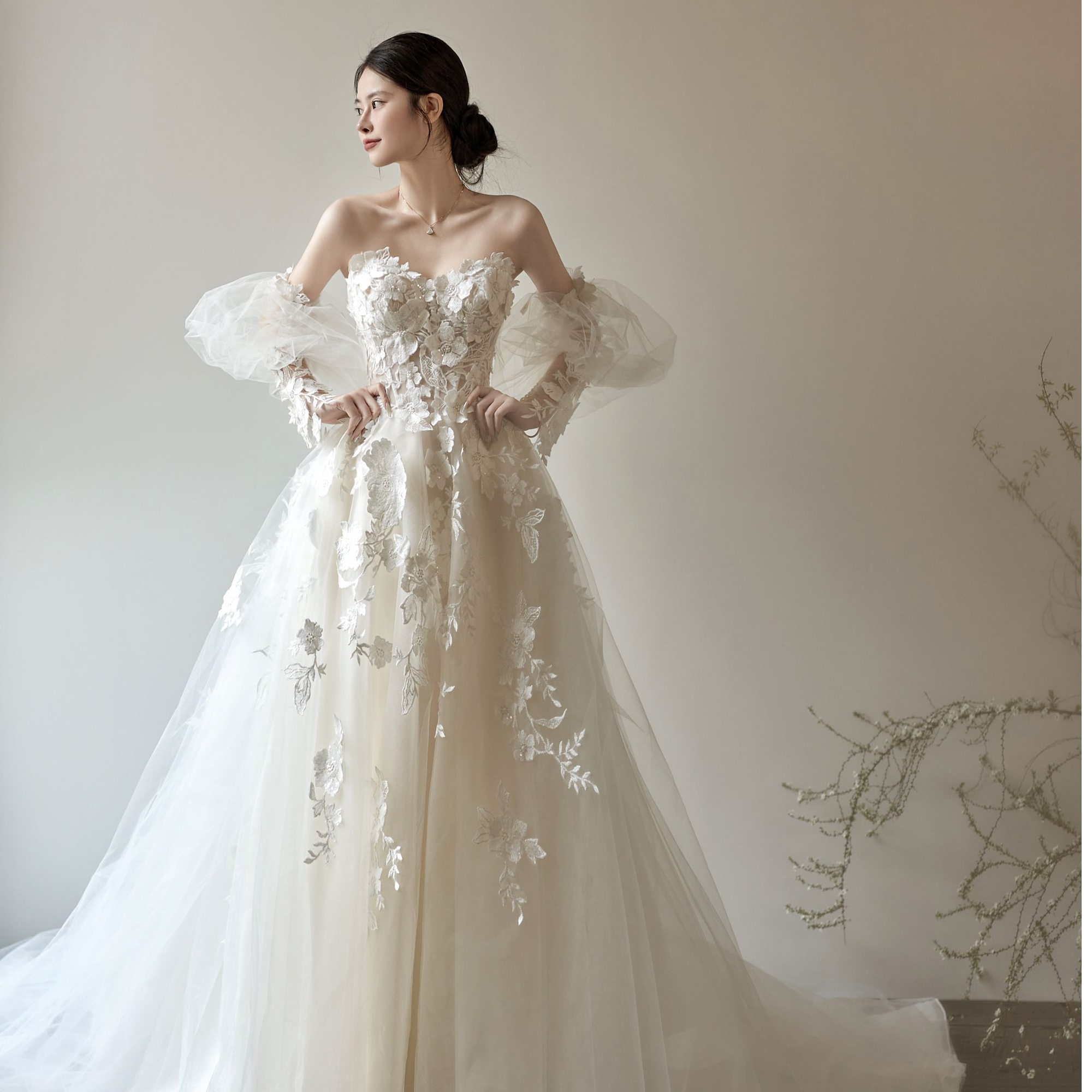 紫薇婚纱礼服白色重工奢华婚纱No退No换默认瑕疵