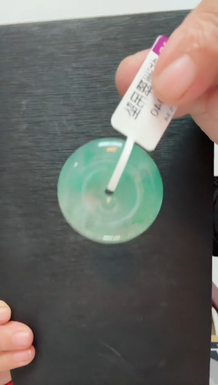 颈饰未镶嵌石英质玉32吊坠