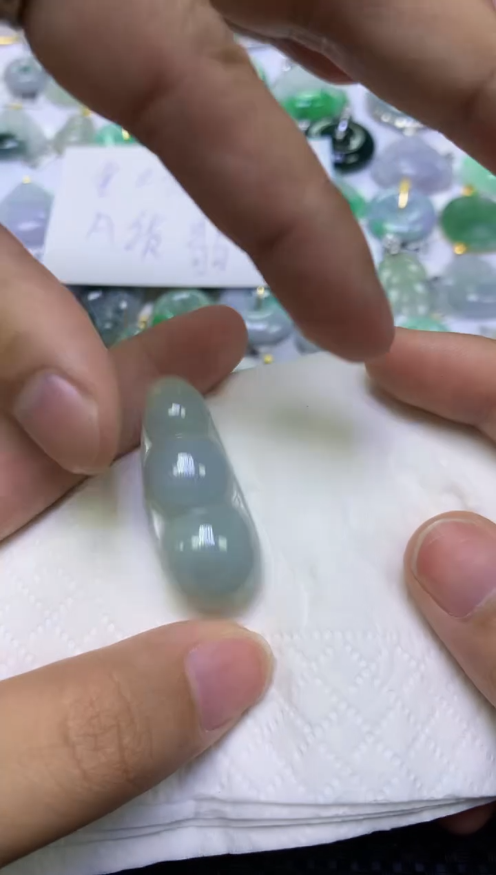 翡翠未镶嵌颈饰天然缅甸A货翡翠