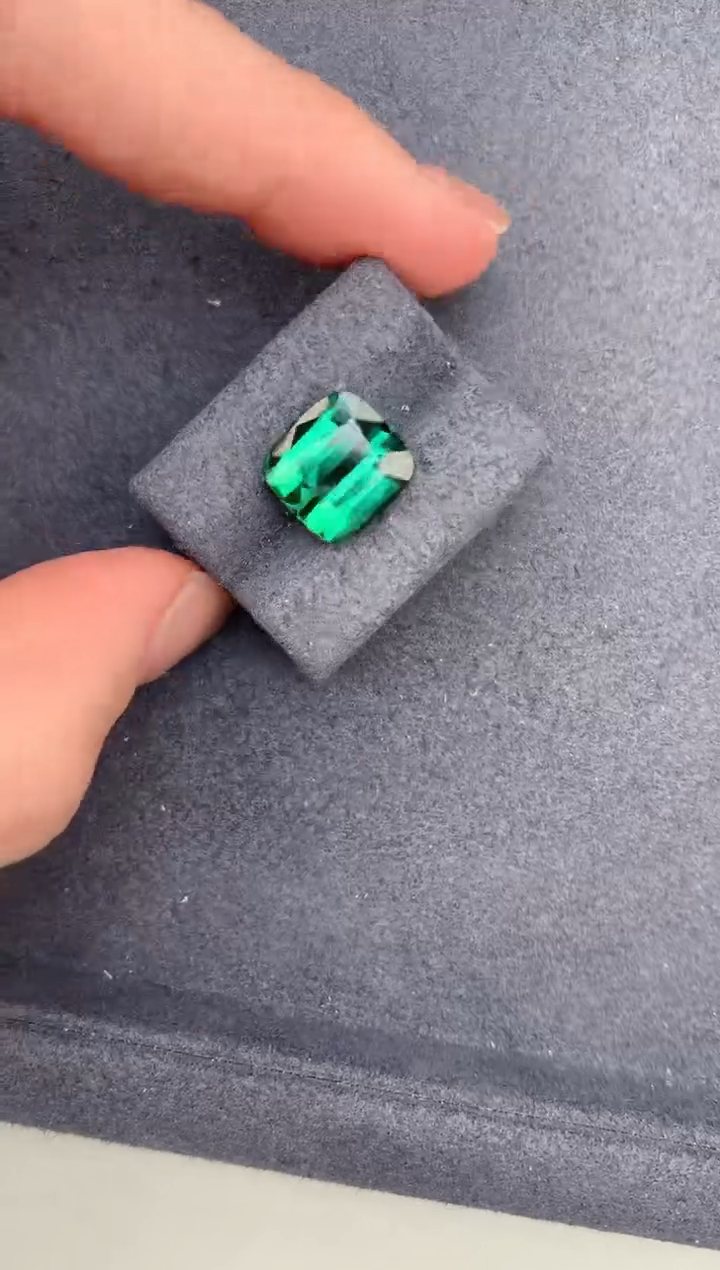 裸石未镶嵌碧玺6.7ct碧玺