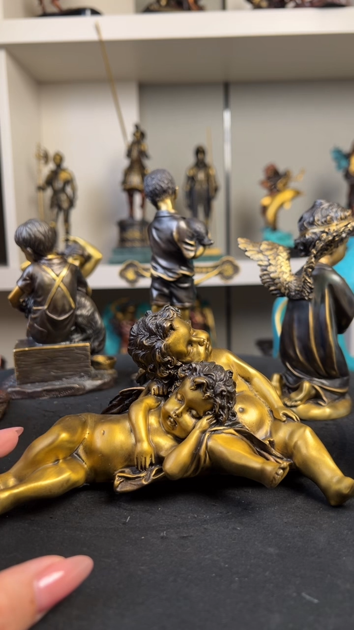 精铜材质 精美雕塑