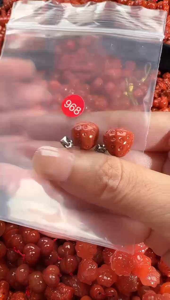 颈饰未镶嵌南红玛瑙1