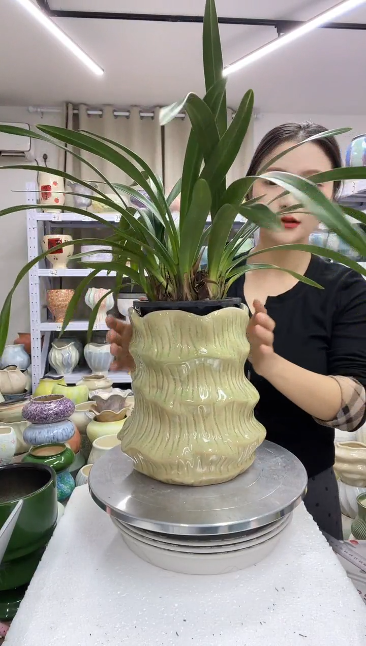 【1.2】花盆链接高：22.5 口：13.5