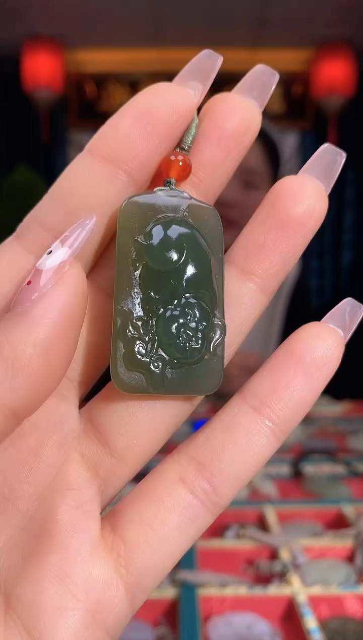 【闪购商品】和田玉颈饰未镶嵌猪牌
