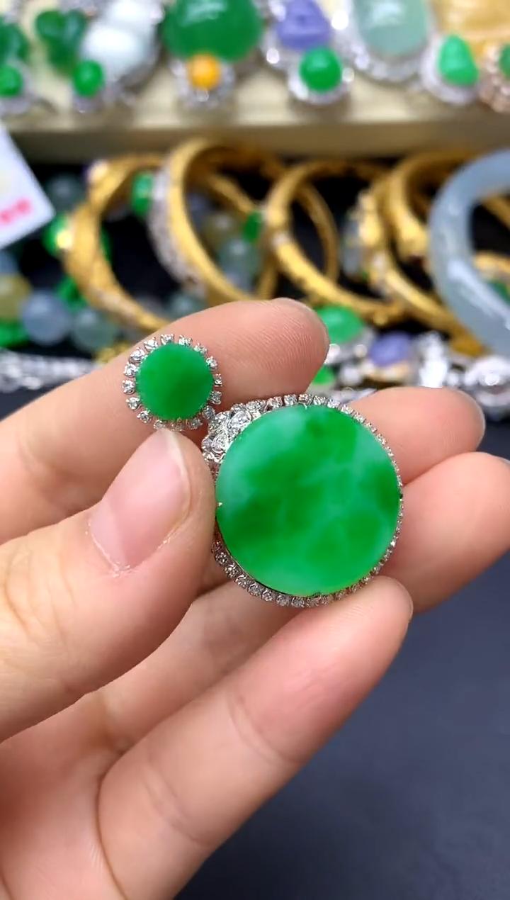 颈饰18K金镶嵌翡翠527-中国好珍宝