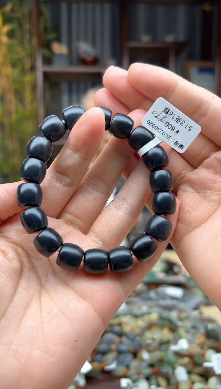 【闪购商品】和田玉颈饰未镶嵌手串  51.3克