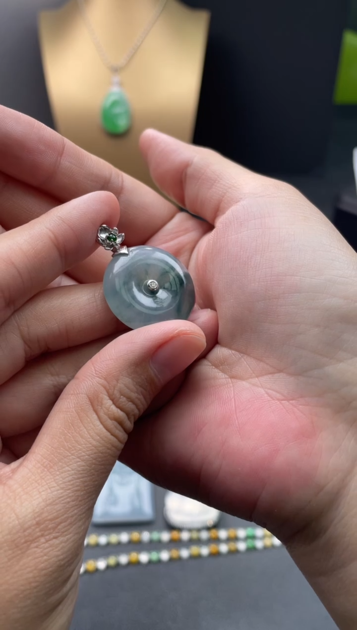 【闪购商品】翡翠颈饰18K金镶嵌20........