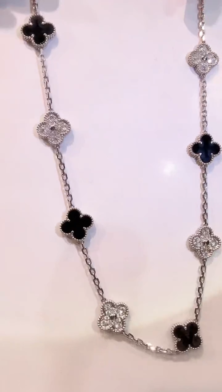 【闪购商品】钻石项链18K金镶嵌熊猫十花