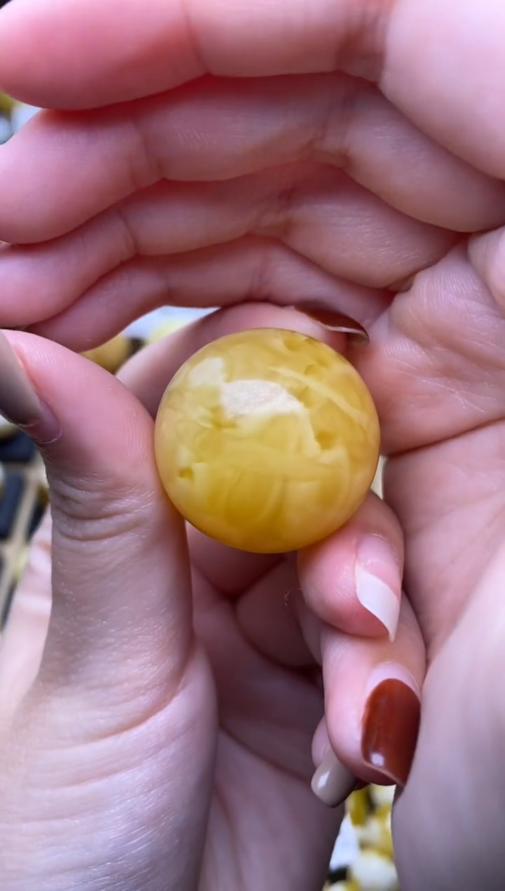 【闪购商品】琥珀裸石未镶嵌大小姐珠宝65