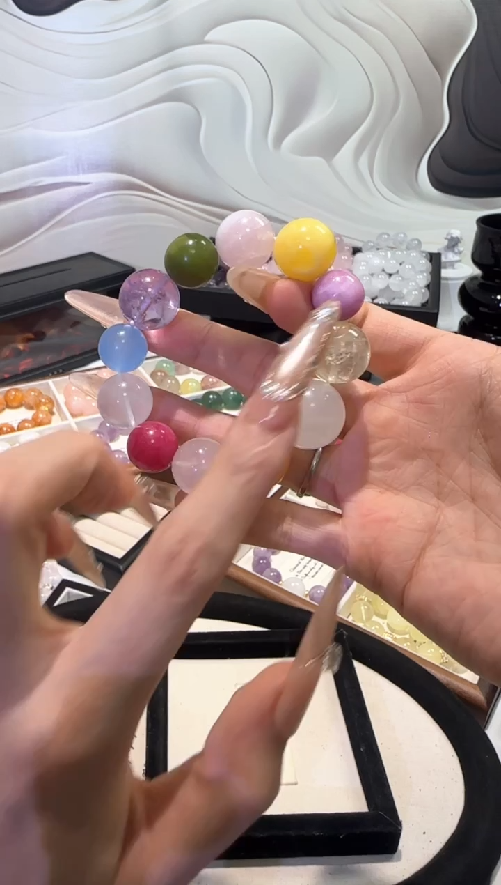 水晶手串未镶嵌多宝