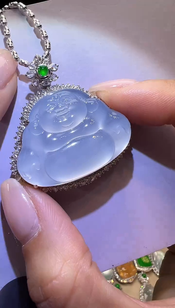 颈饰18K金镶嵌翡翠佛公