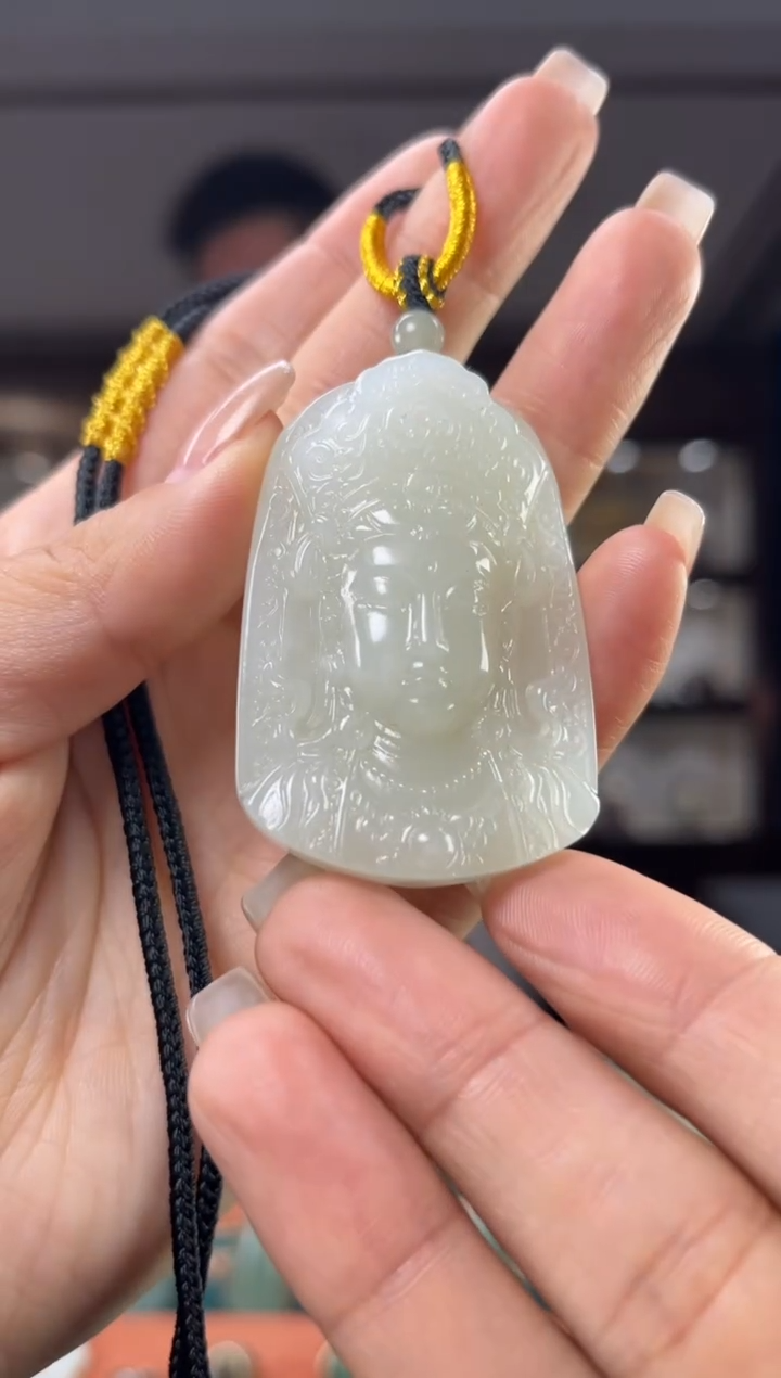 颈饰未镶嵌和田玉佩佩