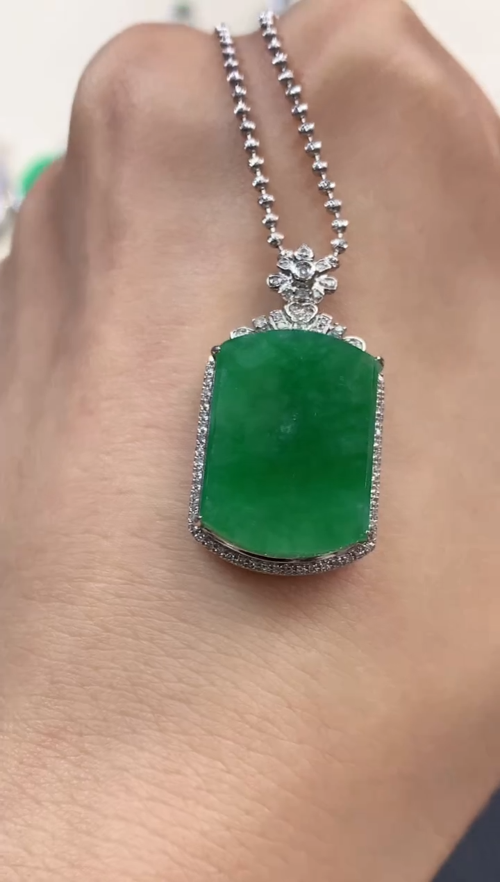 【闪购商品】翡翠吊坠(不含链)18K金镶嵌B179