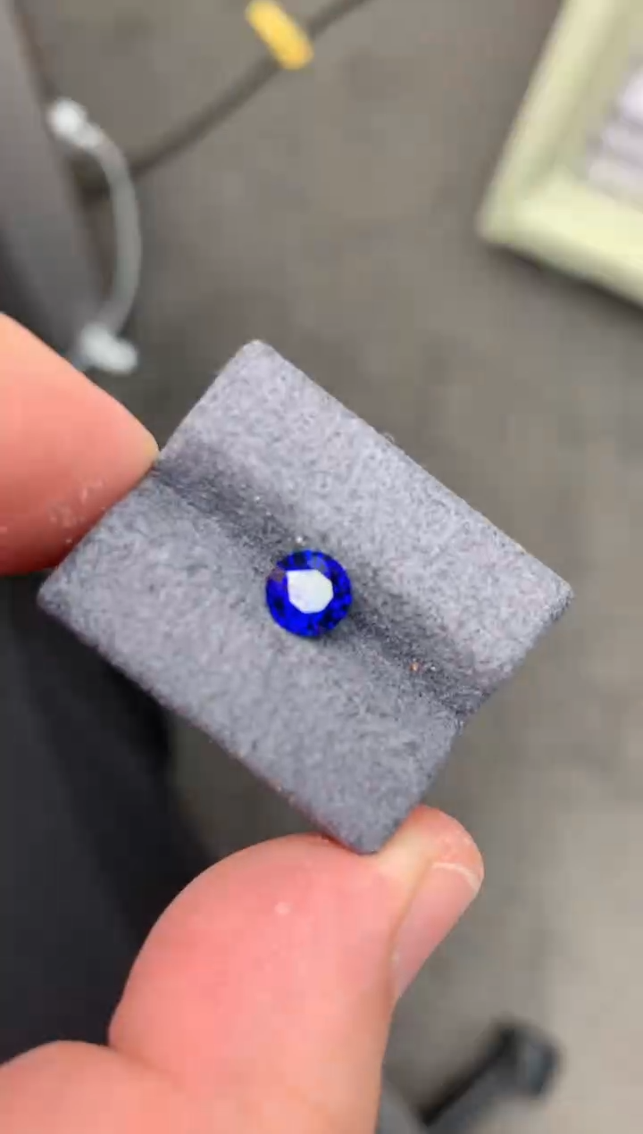 【闪购商品】蓝宝石裸石未镶嵌1ct皇家蓝