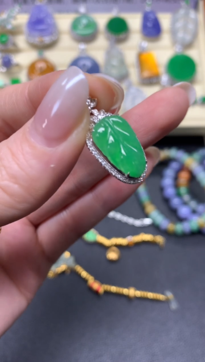 【闪购商品】翡翠吊坠(不含链)18K金镶嵌吊坠|3500+350