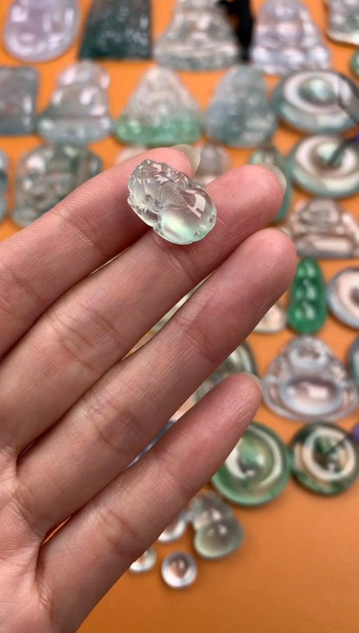 【闪购商品】翡翠颈饰未镶嵌16.5-11.6-5.5