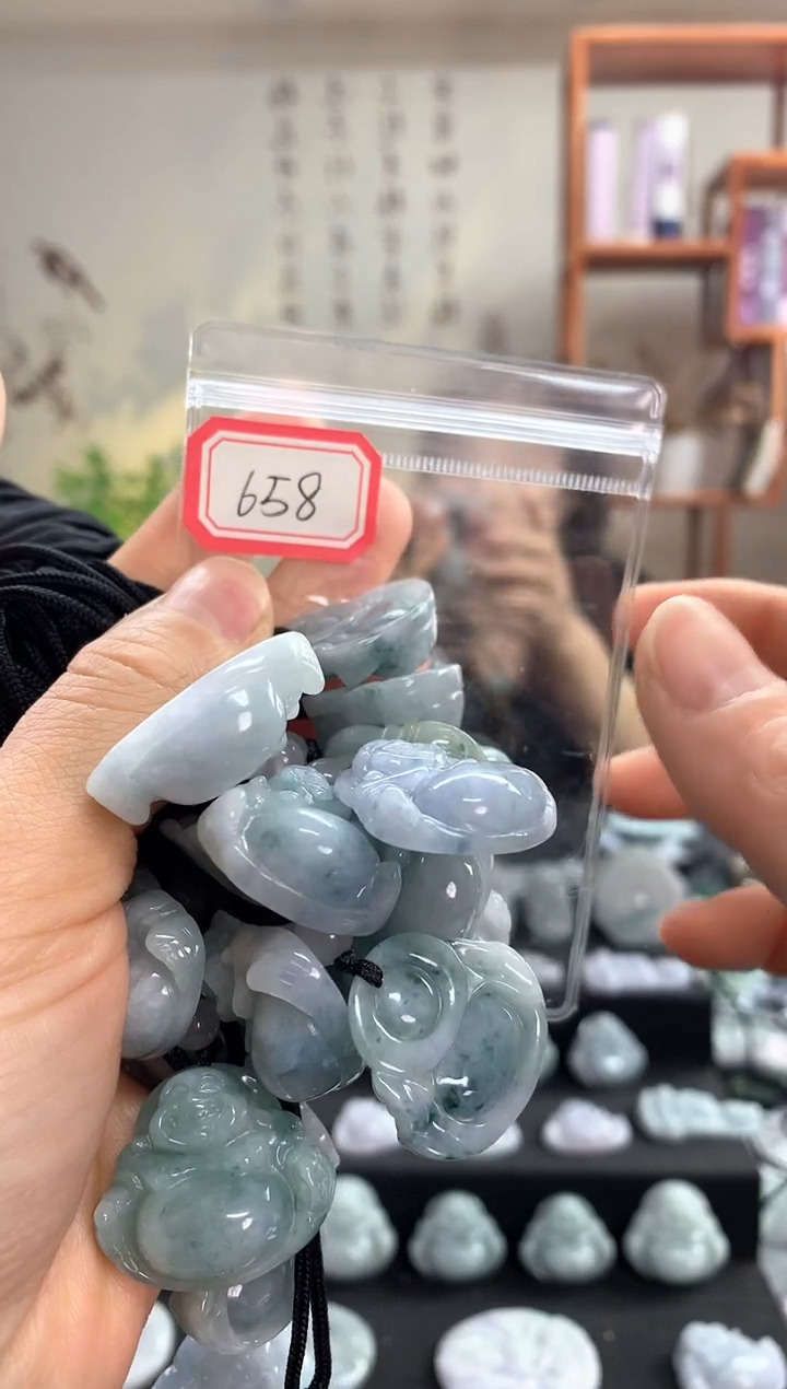 【闪购商品】翡翠颈饰未镶嵌佛公658多样性发一件