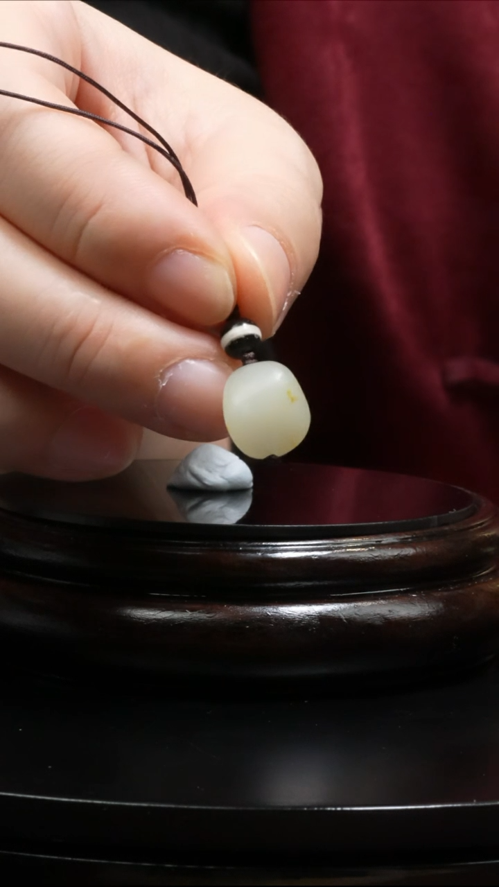 【闪购商品】和田玉吊坠(不含链)未镶嵌2.3g和田玉原石-