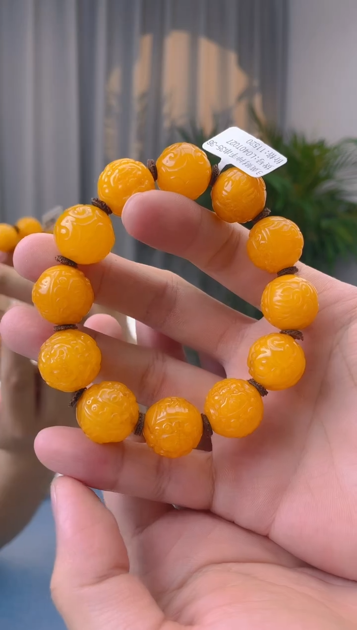 未镶嵌蜜蜡珠宝奇石假一罚十，微瑕发一件035.17