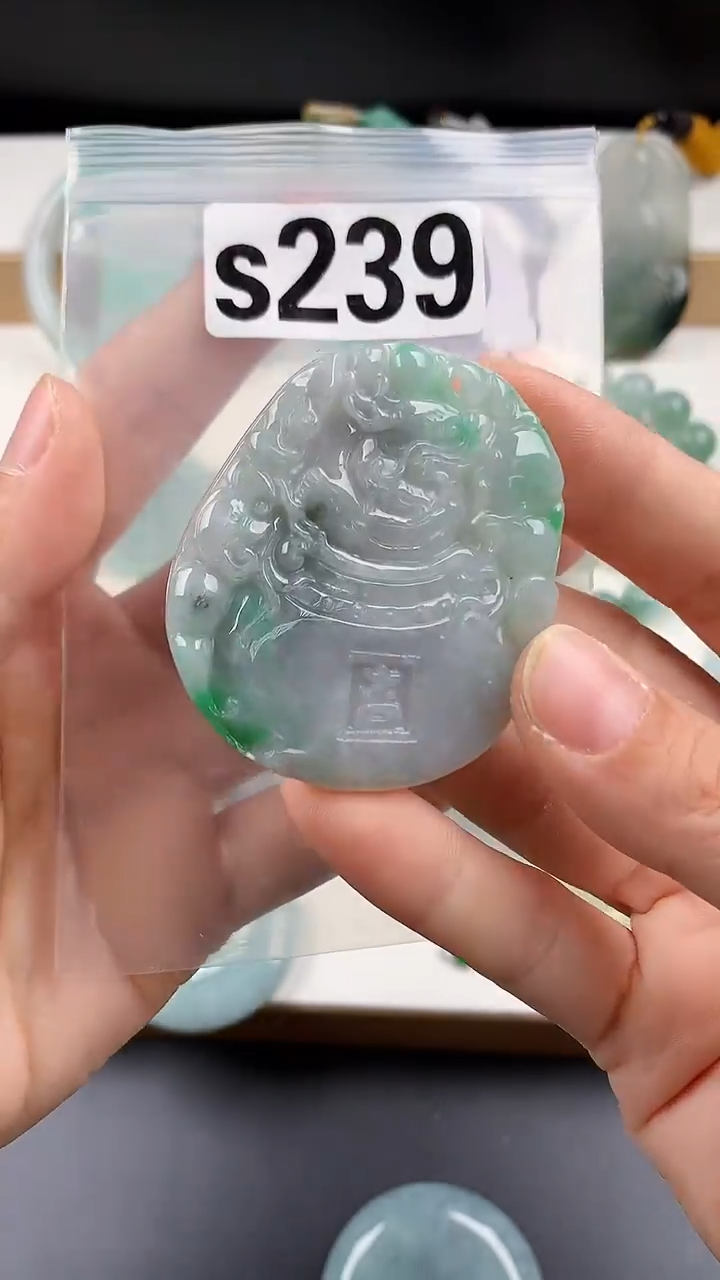 颈饰未镶嵌翡翠天然翡翠吊坠挂件
