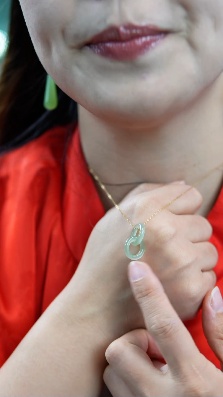 【闪购商品】和田玉手镯未镶嵌双环（配链））