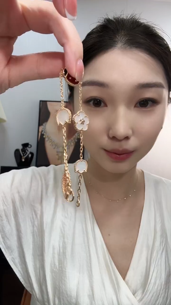 18K金镶嵌手链玛瑙/玉髓瓢虫手链GHJ