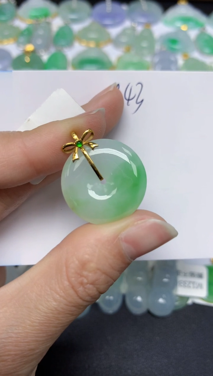 【闪购商品】翡翠颈饰18K金镶嵌 天然翡翠A货