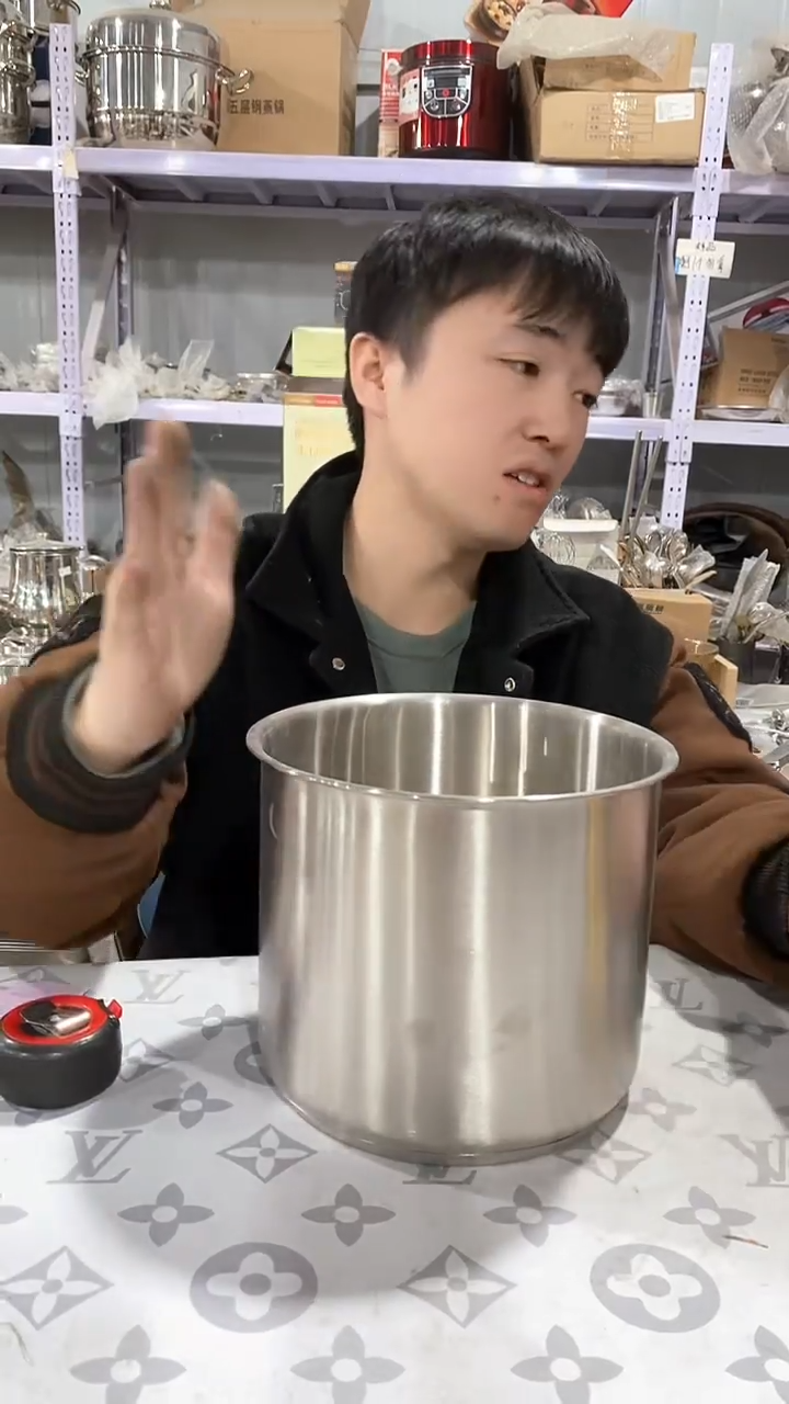 21.5无把手汤桶瑕疵