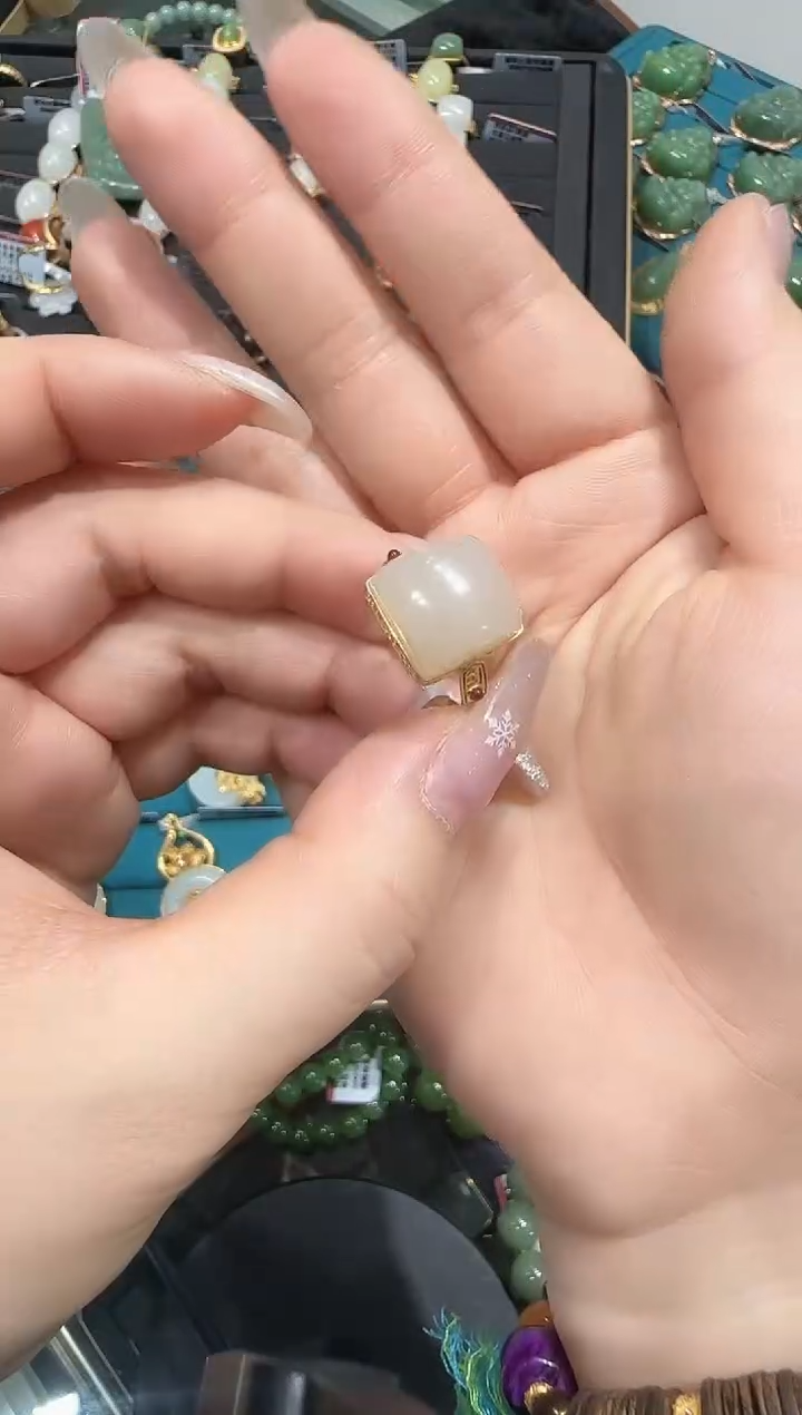 【闪购商品】和田玉戒指/多样性发未镶嵌Z147