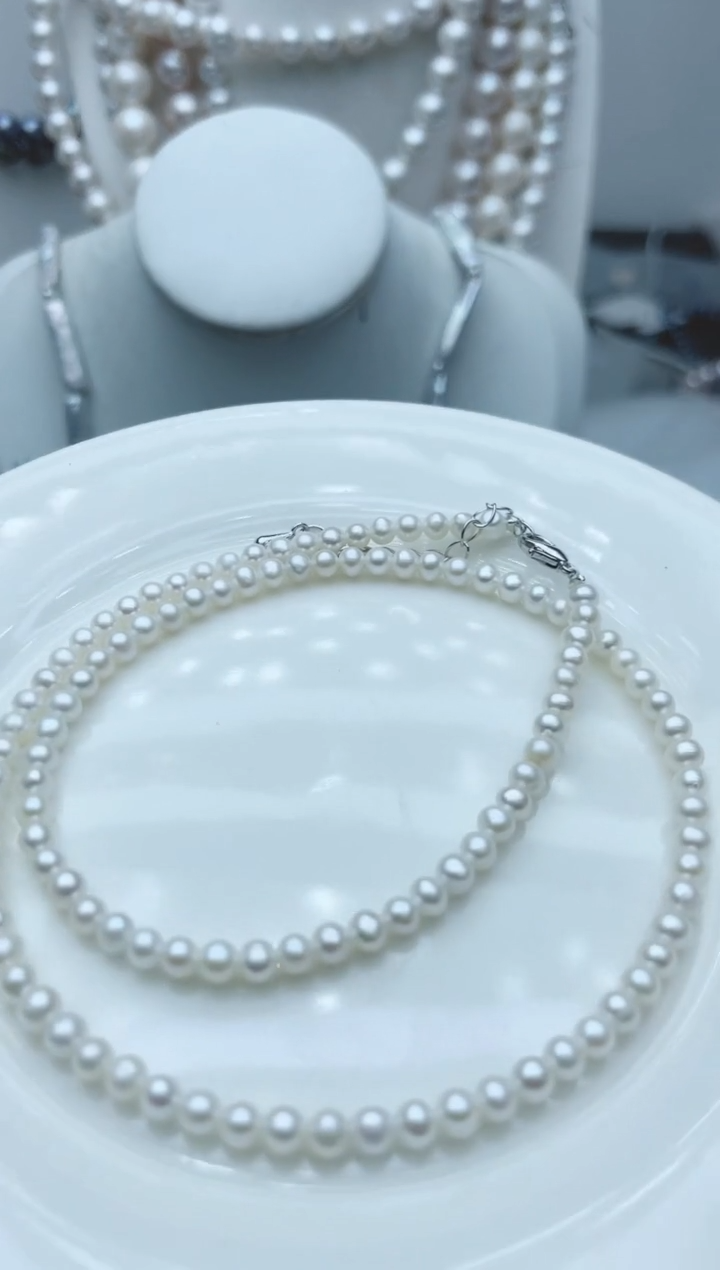 【闪购商品】淡水珍珠颈饰钛钢28