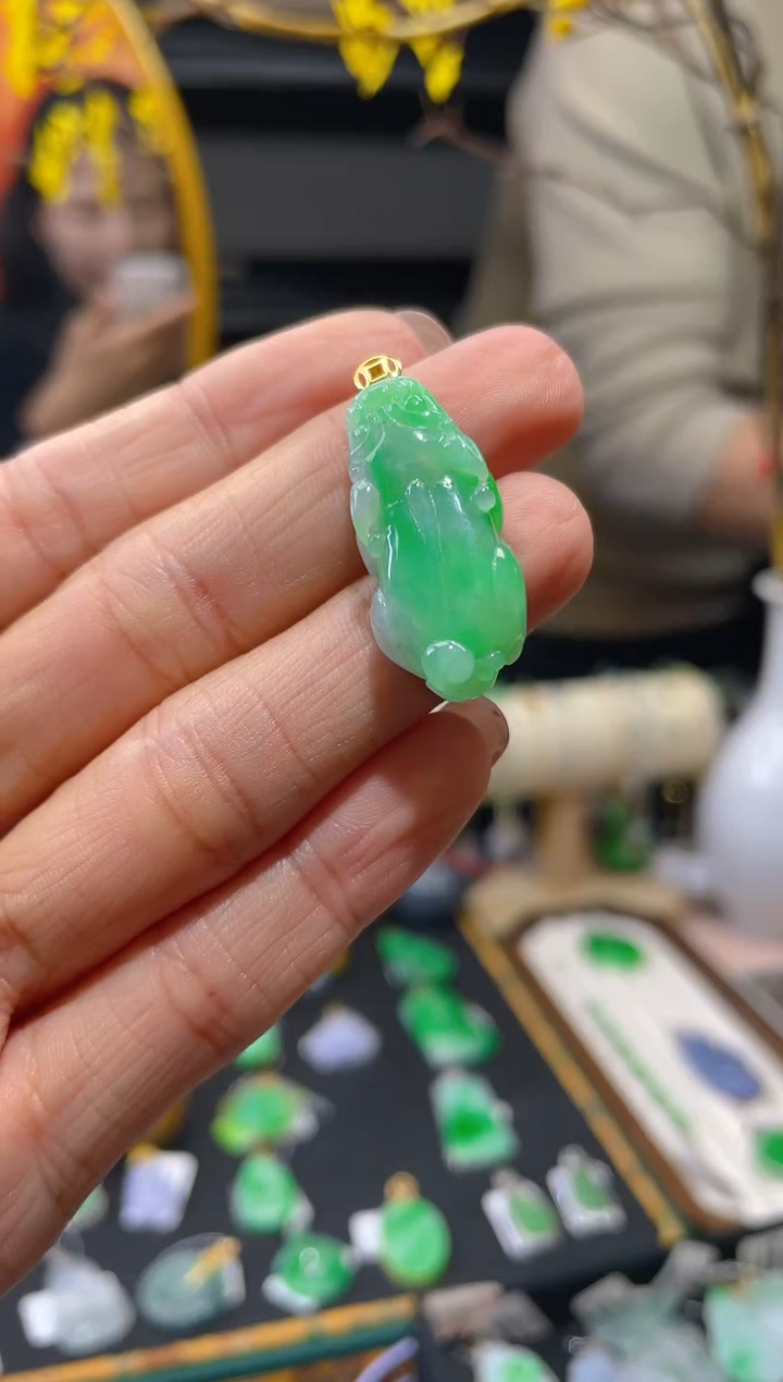 【闪购商品】翡翠颈饰18K金镶嵌假一赔三