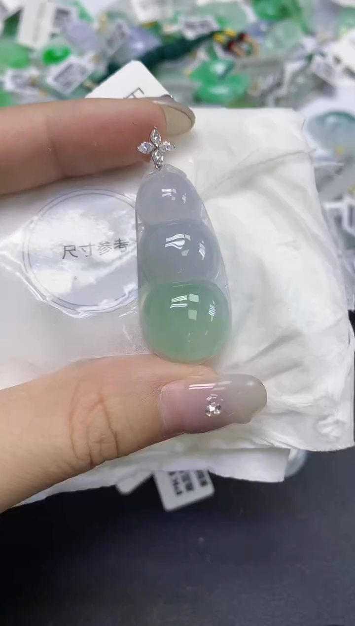 颈饰18K金镶嵌翡翠天然缅甸翡翠A货百元以上9元证书费自理