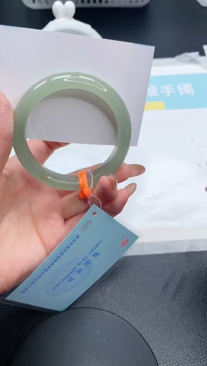 【闪购商品】石英质玉手镯未镶嵌21S68-54