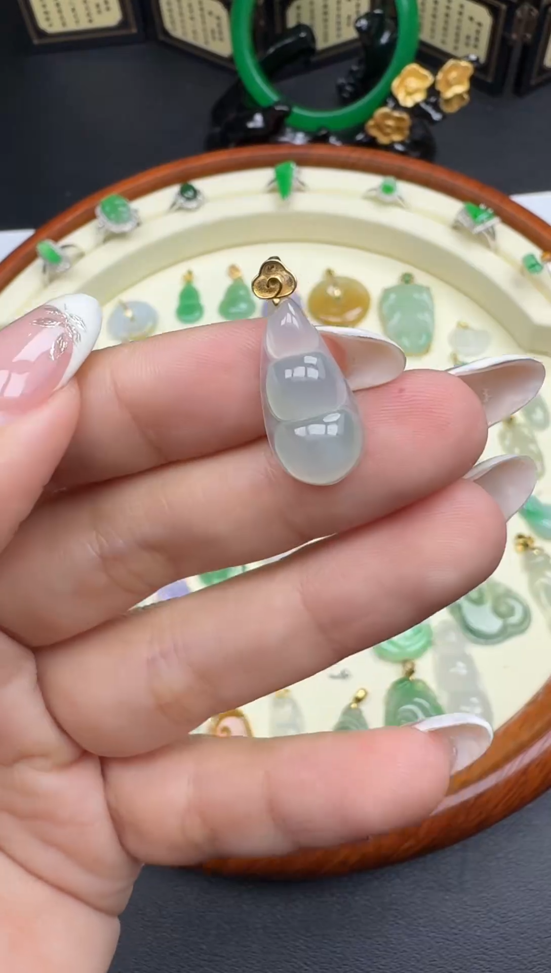 吊坠(赠链)18K金镶嵌翡翠698