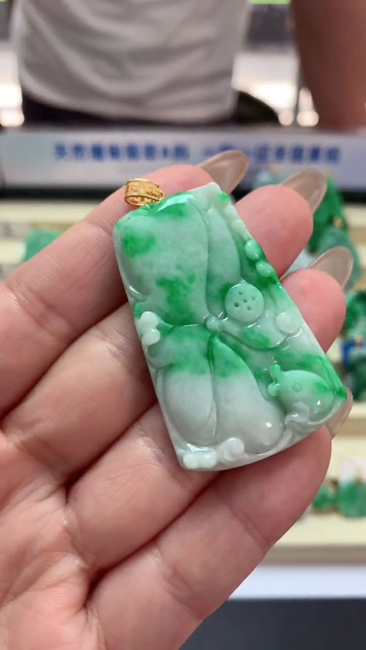 【闪购商品】翡翠吊坠(不含链)18K金镶嵌挂件