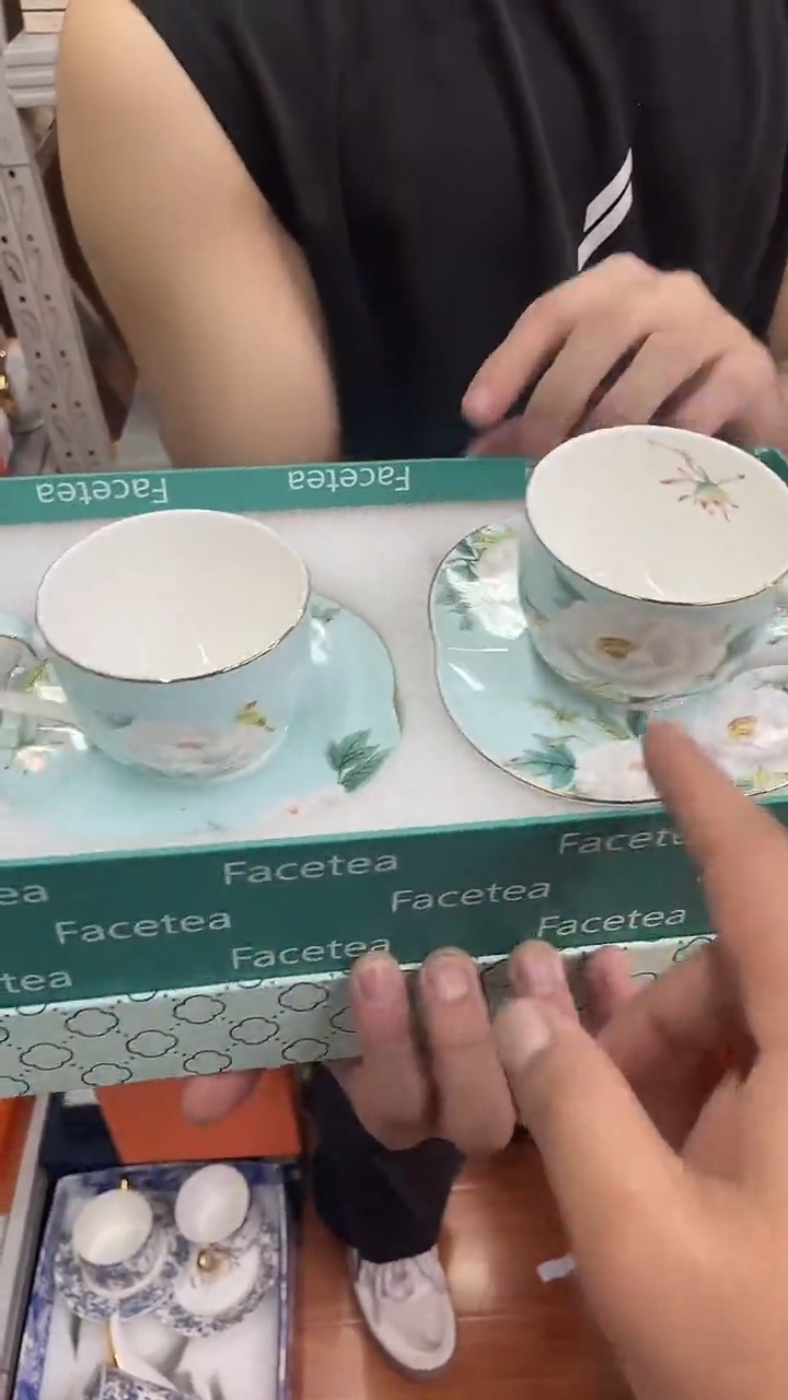 杯鸿辉家品牌瓷器，京东包邮！