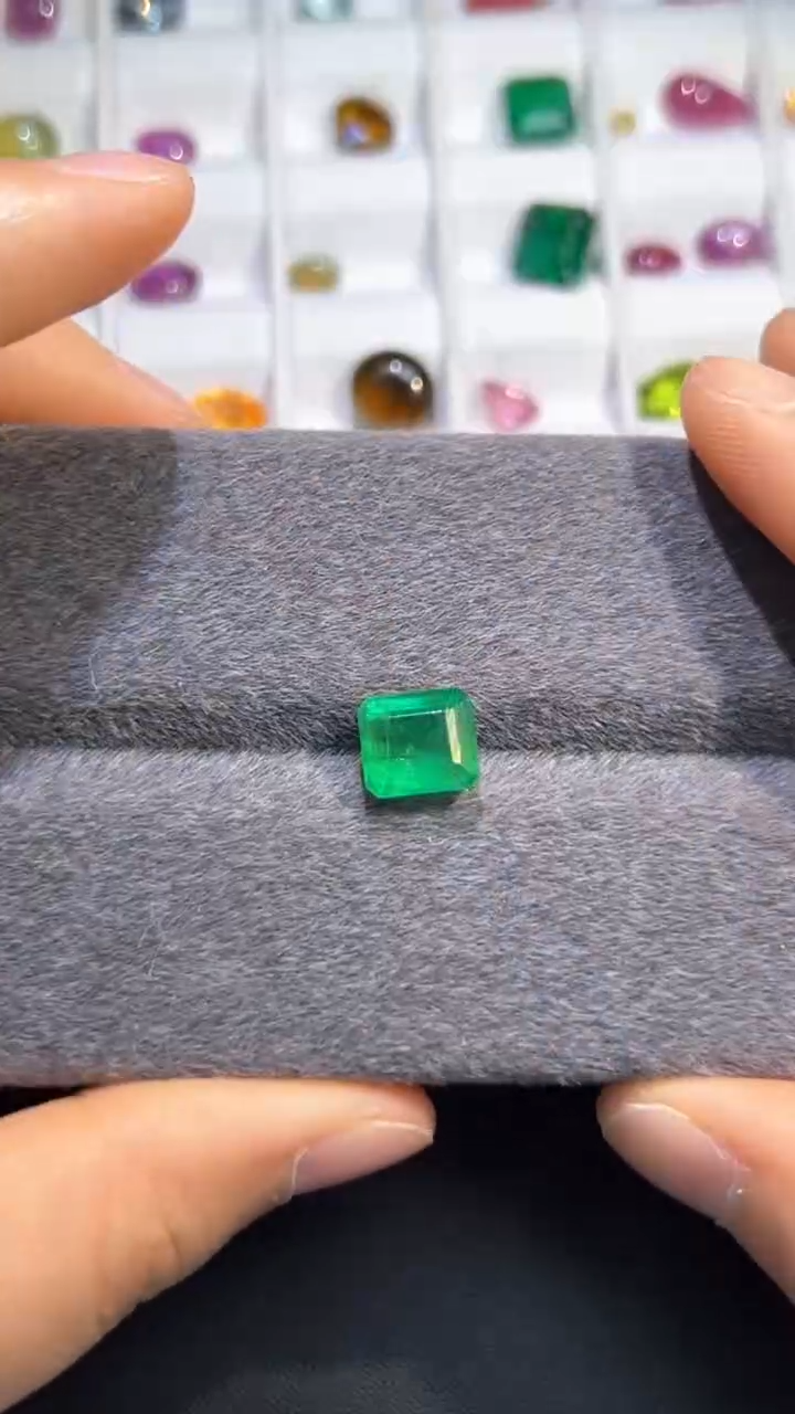 【闪购商品】祖母绿裸石未镶嵌3.83ct