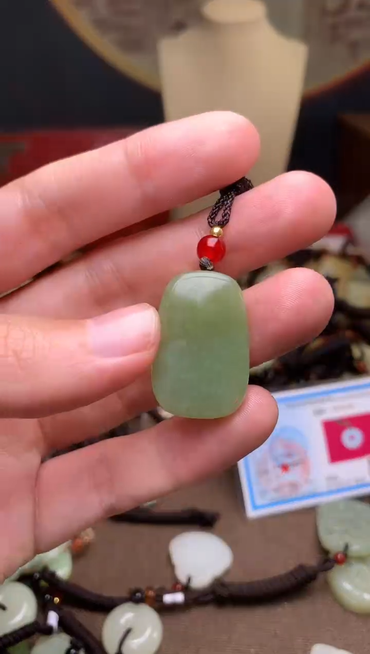 颈饰未镶嵌和田玉新疆料青海料清水和田玉吊坠