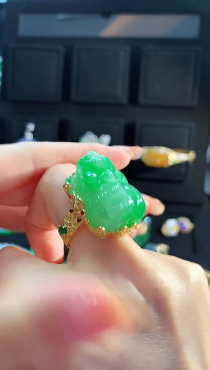 【闪购商品】翡翠戒指18K金镶嵌手饰