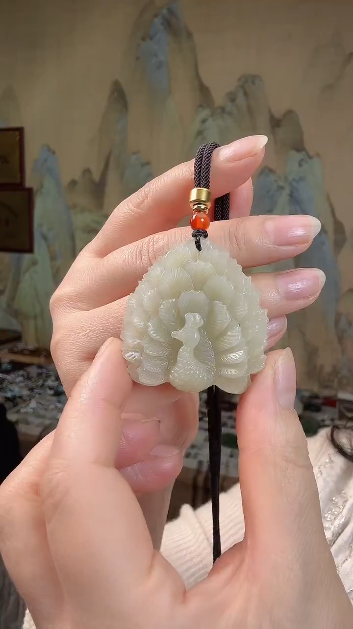 颈饰未镶嵌和田玉.