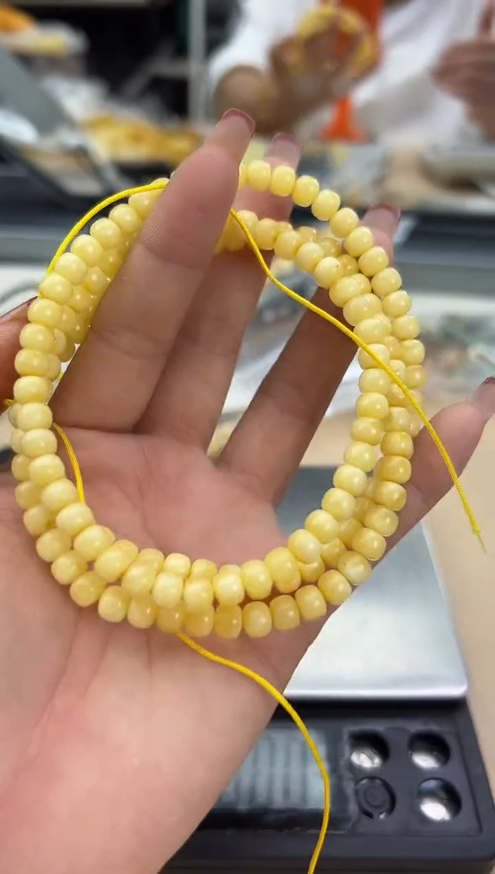 【闪购商品】琥珀裸石未镶嵌蜜蜡配链