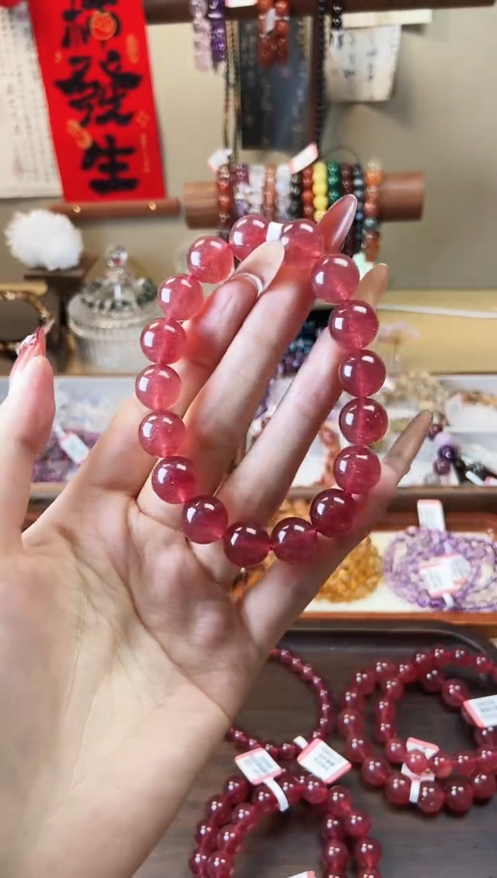 【闪购商品】石英质玉手链未镶嵌鸽血红草莓晶12mm